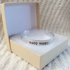 GOOD VIBES BRACELET